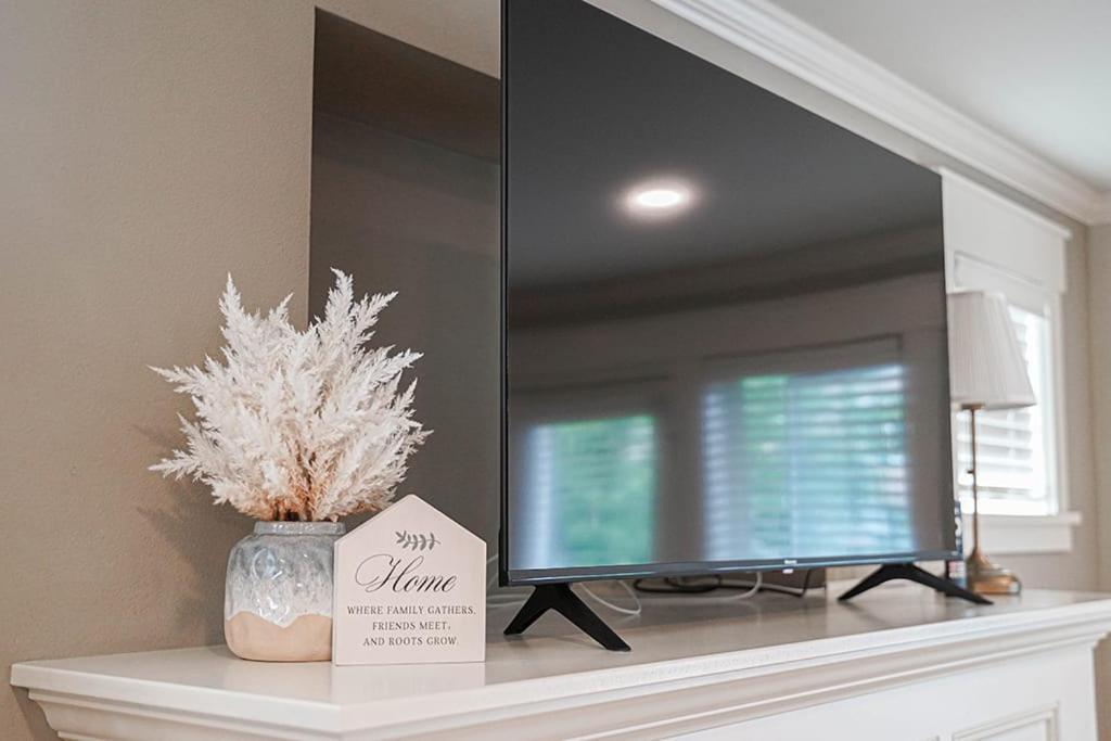 Exquisite Central Townhome With Spacious Loft And Gourmet Kitchen ซีแอตเทิล ภายนอก รูปภาพ